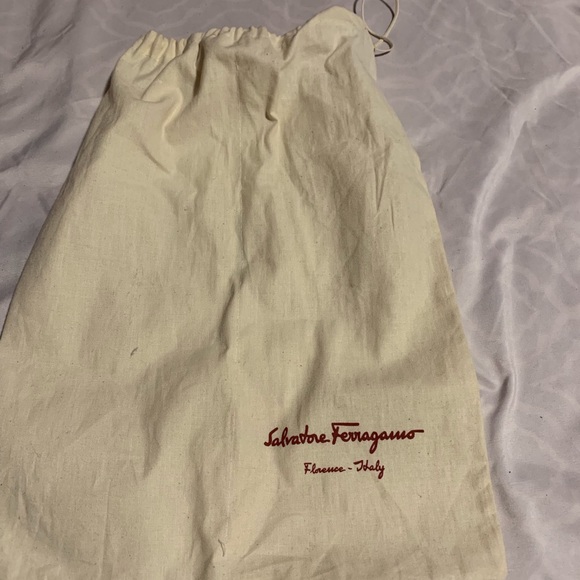 Flats - Picture 2 of 6